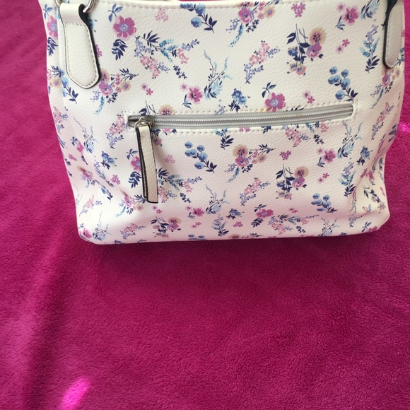 Nicole Purse - Picture 3 of 6